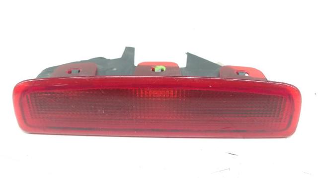 Sinal de parada traseiro adicional Renault DOKKER