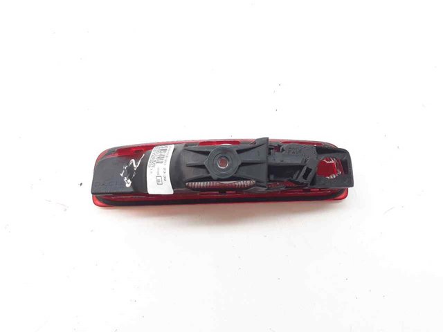 Sinal de parada traseiro adicional Renault DOKKER