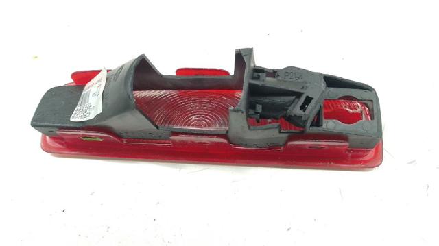 Sinal de parada traseiro adicional Renault DOKKER