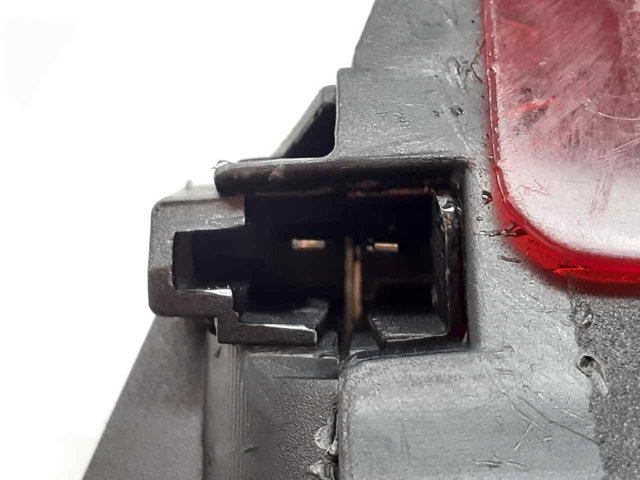 Sinal de parada traseiro adicional Renault DOKKER