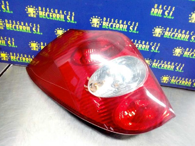Luz traseira esquerda para Renault Laguna II (BG0/1_) (2001-2007) 1.8 16V (BG0B, BG0M) F4PC770 8200703487