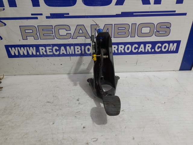 Pedal de embraiagem 8200725734 Renault (RVI)