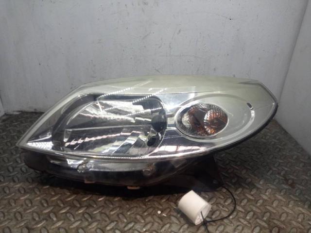 RENAULT 8200733878 Левая фара в наличии Черновцы