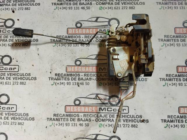 Fecho da porta dianteira esquerda 8200735227 Renault (RVI)