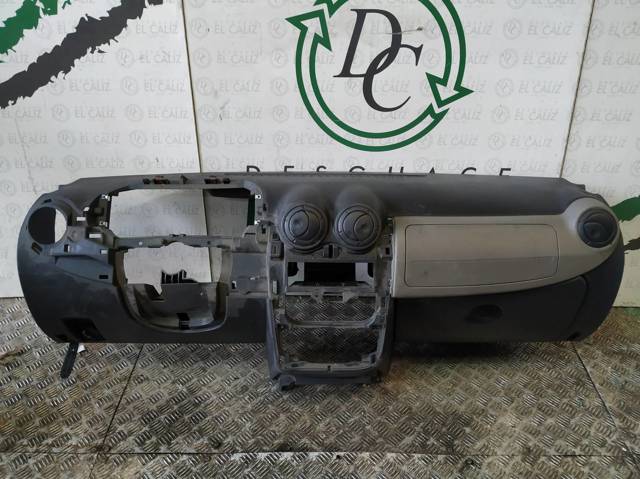 RENAULT 8200739435 Панель салона передняя "торпедо" в наличии Одесса