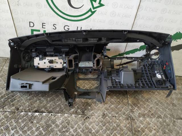 RENAULT 8200739435 Торпедо в наличии Украина