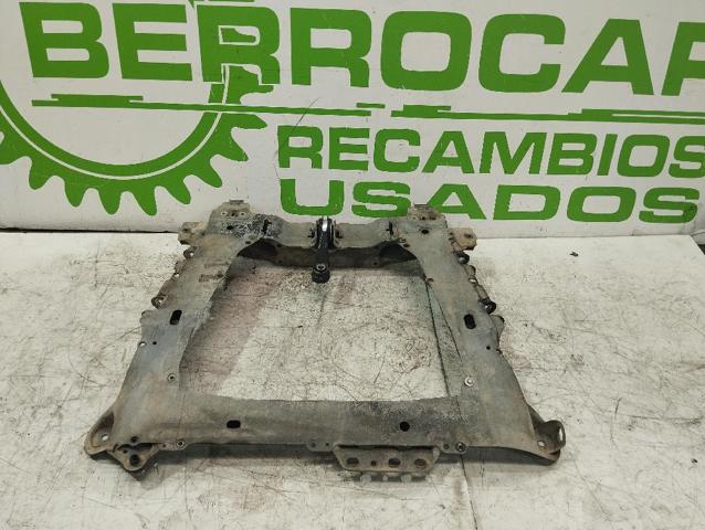 Viga de suspensão dianteira (plataforma veicular) 8200741079 Renault (RVI)