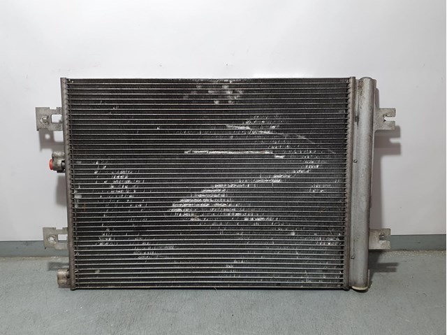 Condensador de ar condicionado / radiador para Dacia Sandero 1.5 DCI K9K892 8200741257