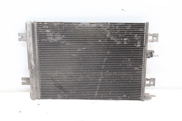 Condensador / radiador  aire acondicionado para dacia sandero ambiance k9k892 8200741257