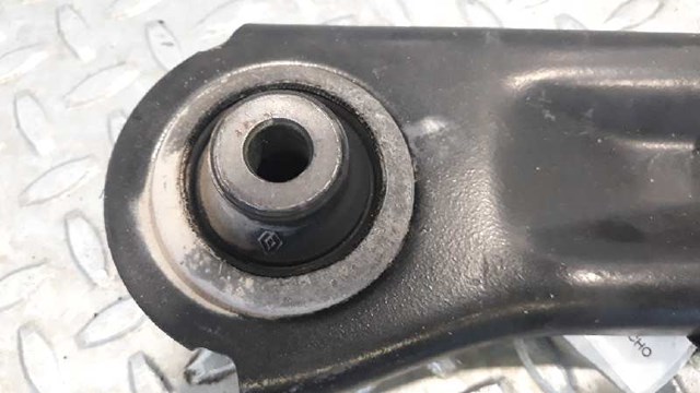RENAULT 8200744092 Рычаг передней подвески нижний правый в наличии Днепр