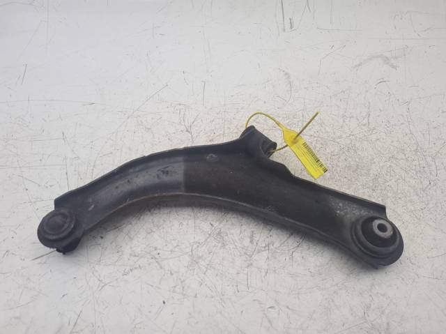 RENAULT 8200744092 Нижний рычаг в наличии Украина