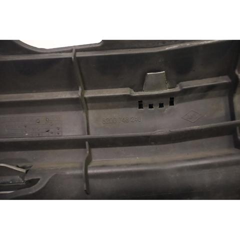 RENAULT 8200748240 Решетка радиатора в наличии Павлоград