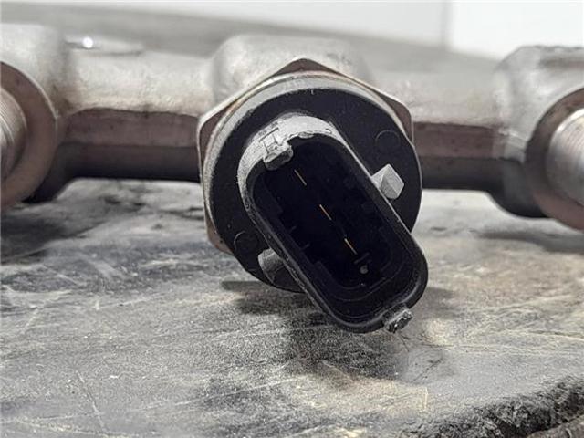8200750048 RENAULT Распределитель топлива (рампа) купить в Сумы