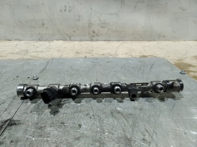 8200750048 RENAULT Распределитель топлива (рампа) купить в Тернополь