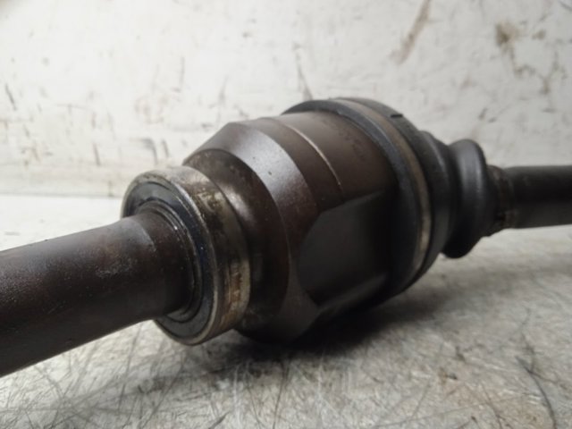 8200786810 RENAULT Полуось (привод) передняя правая купить в Кривой Рог