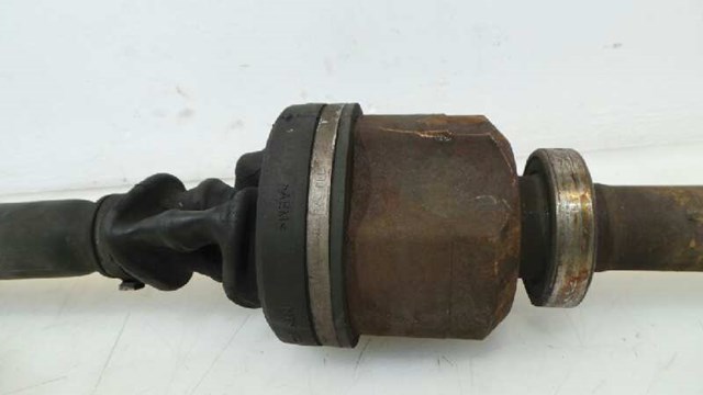 8200786810 RENAULT Полуось (привод) передняя правая купить в Одесса