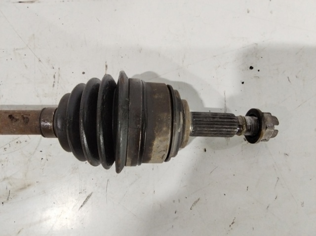 RENAULT 8200863653 Полуось (привод) передняя левая в наличии Украина