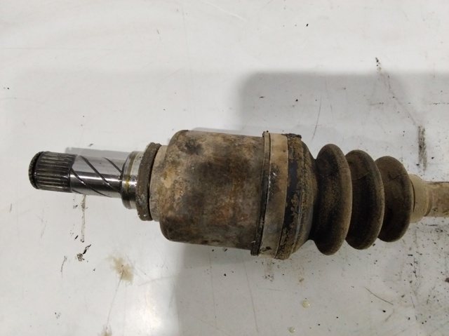 RENAULT 8200863653 Левая полуось в наличии Полтава