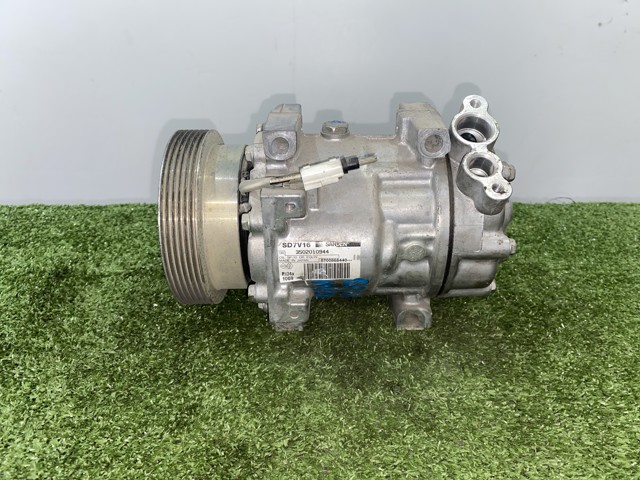 Compressor de ar condicionado para Dacia Logan MCV 1.6 16V (KS0L, KS0M, KS0P, KS1S) K4M690 8200866440