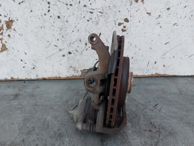 RENAULT 8200881916 Цапфа передняя правая в наличии Павлоград