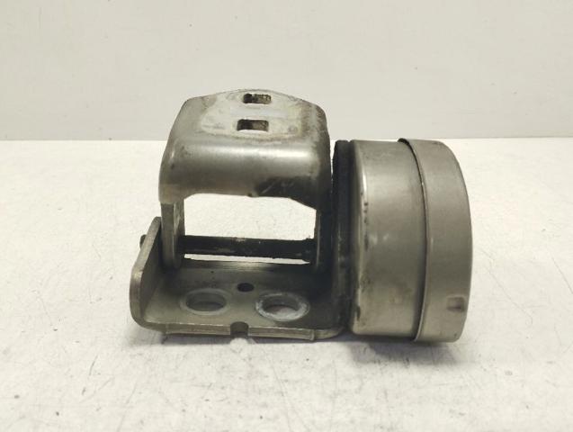 RENAULT 8200885636 Петля двери передней правой в наличии Ужгород
