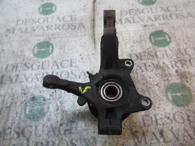 RENAULT 8200898654 Цапфа передняя левая в наличии Львов