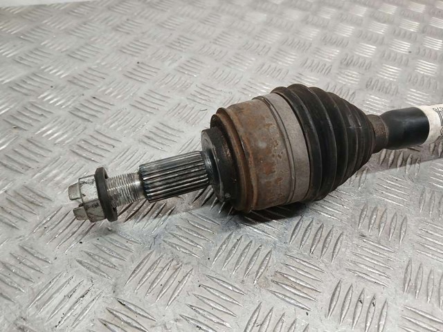 RENAULT 8200934676 Левая полуось в наличии Львов