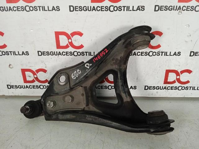 Braço oscilante inferior direito de suspensão dianteira 8200942408 RENAULT