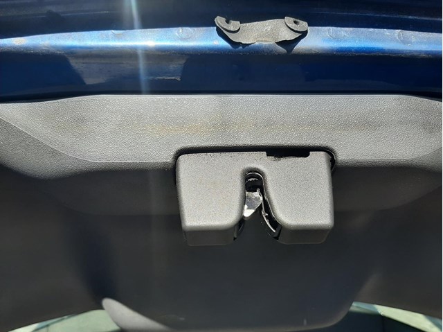 Porta-malas / Fechadura Traseira para Renault Megane I 1.4 16V (BA0D, BA1H, BA0W, BA10) G-K4J C7 8200947699