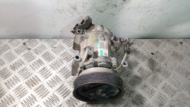 Compressor de ar condicionado para Renault Clio III (BR0/1,BR0/1) (2005-2014) 1.6 16V (BR05,BR0B,BR0y,BR15,BR1J) g/k4m C8 8200953359