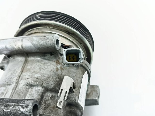 Compressor de aparelho de ar condicionado 8200953359A RENAULT