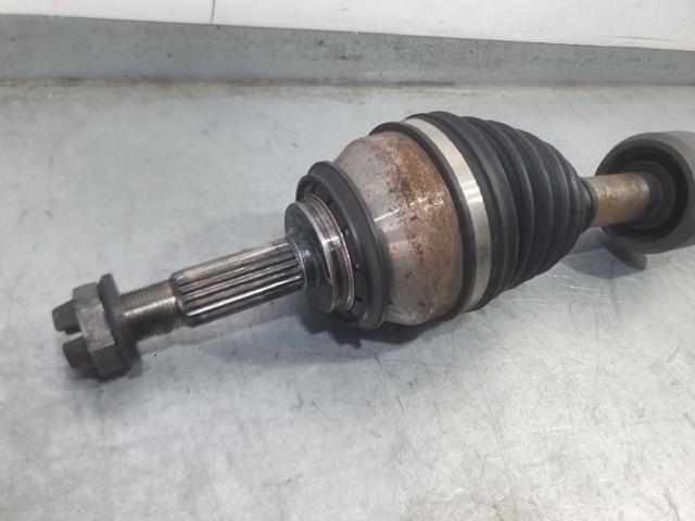RENAULT 8200985007 Полуось (привод) передняя правая в наличии Каменское