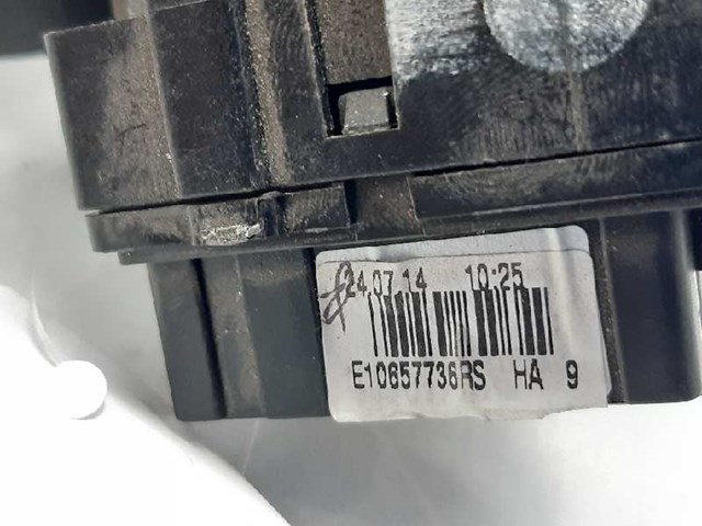 8201168003 RENAULT Правый подрулевой переключатель купить в Украина
