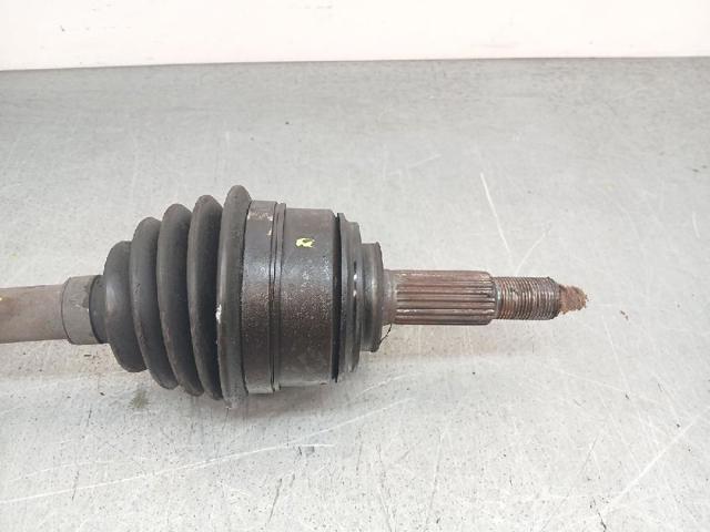 RENAULT 8201235822 Полуось (привод) передняя левая в наличии Ужгород