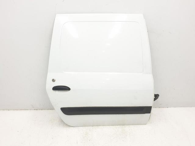 Porta batente traseira direita de furgão 821006680R Renault (RVI)