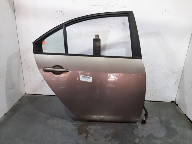 Porta traseira direita 82100BA030 Nissan