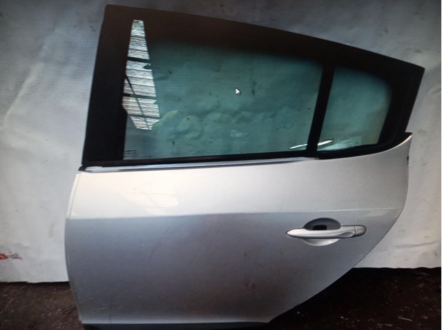 Porta traseira esquerda para Renault Megane III Fastback 1.9 dCi (BZ0N, BZ0J) d/f9q p8 821010108R