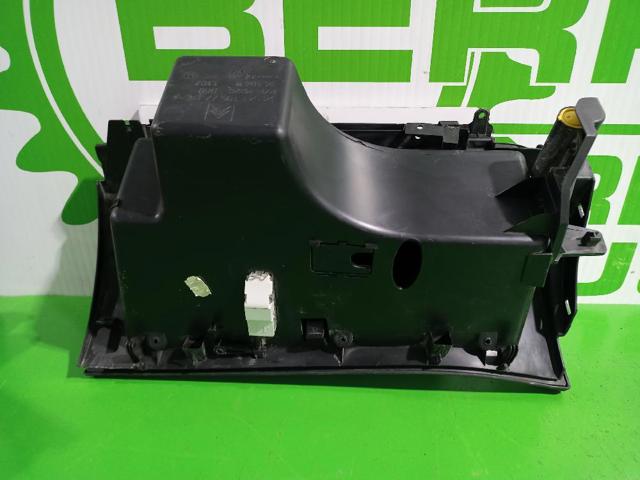 8218FG PEUGEOT Крышка перчаточного ящика (бардачка) купить в Запорожье