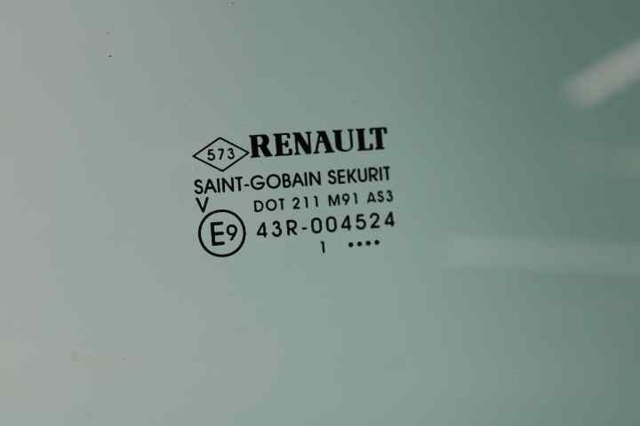 RENAULT 823010029R Стекло багажника двери 3/5-й задней (ляды) в наличии Чернигов