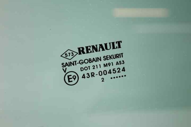 RENAULT 823010029R Стекло багажника двери 3/5-й задней (ляды) в наличии Николаев