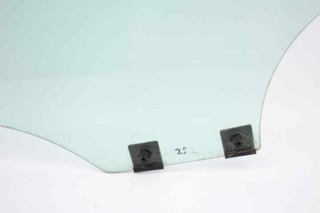 823015497R RENAULT Стекло двери задней левой купить в Каменское