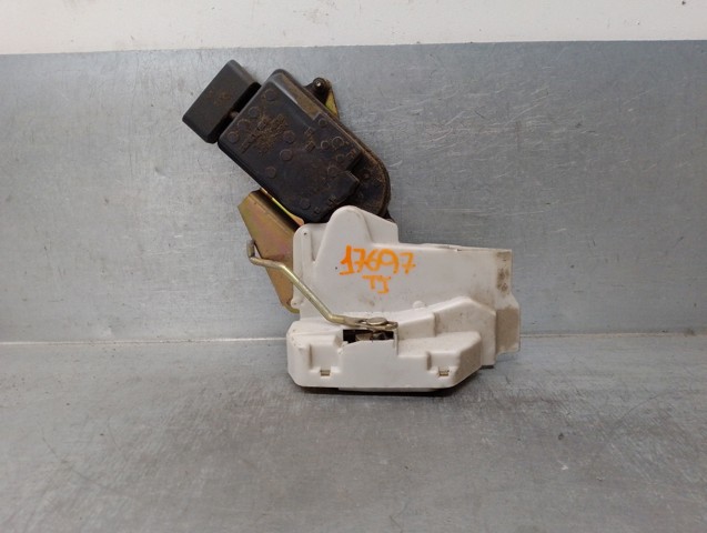8230286G10 SUZUKI Замок двери задней левой купить в Черновцы