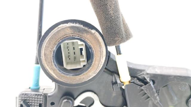 SUZUKI 8231065J11 Замок двери задней правой в наличии Украина