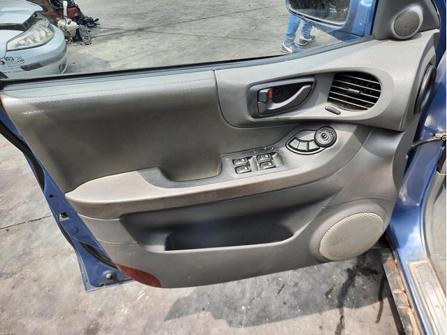 Mecanismo de acionamento de vidro da porta dianteira esquerda 8240526000 Hyundai/Kia