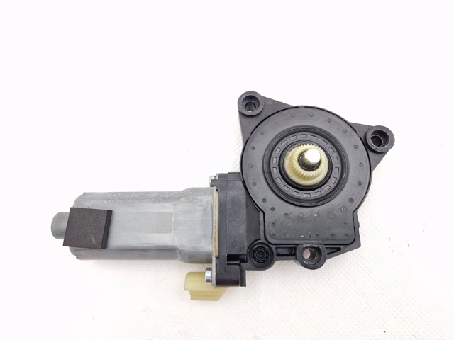 824502L000 HYUNDAI Мотор стеклоподъемника двери передней левой купить в Черкассы