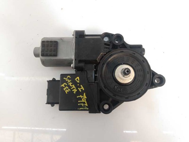 Motor de acionamento de vidro da porta dianteira esquerda 82450S1010 Hyundai/Kia