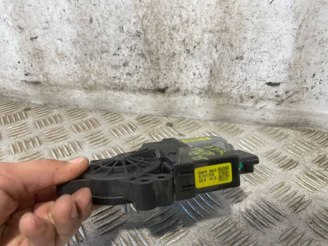 824602W020 HYUNDAI Мотор стеклоподъемника двери передней правой купить в Черкассы