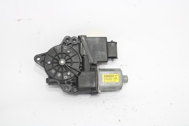 82460A2010 HYUNDAI Мотор стеклоподъемника двери передней правой купить в Ужгород