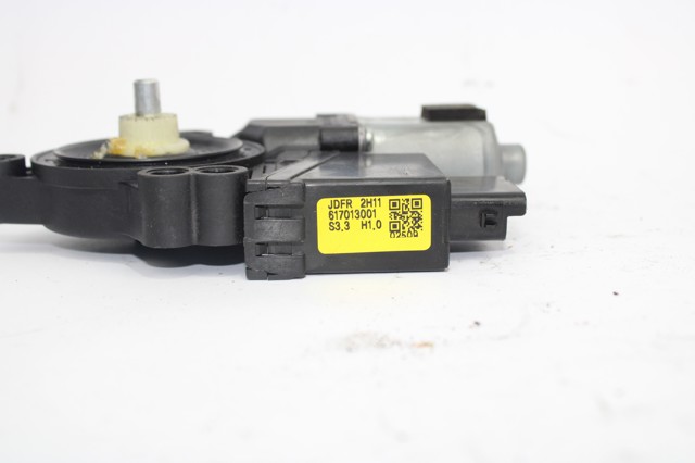 82460A2010 HYUNDAI Мотор стеклоподъемника двери передней правой купить в Черновцы