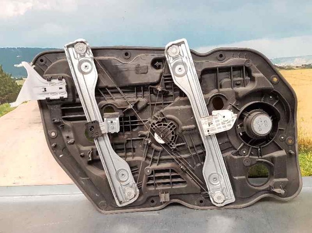 HYUNDAI 82460A2010 Мотор стеклоподъемника двери передней правой в наличии Ровно